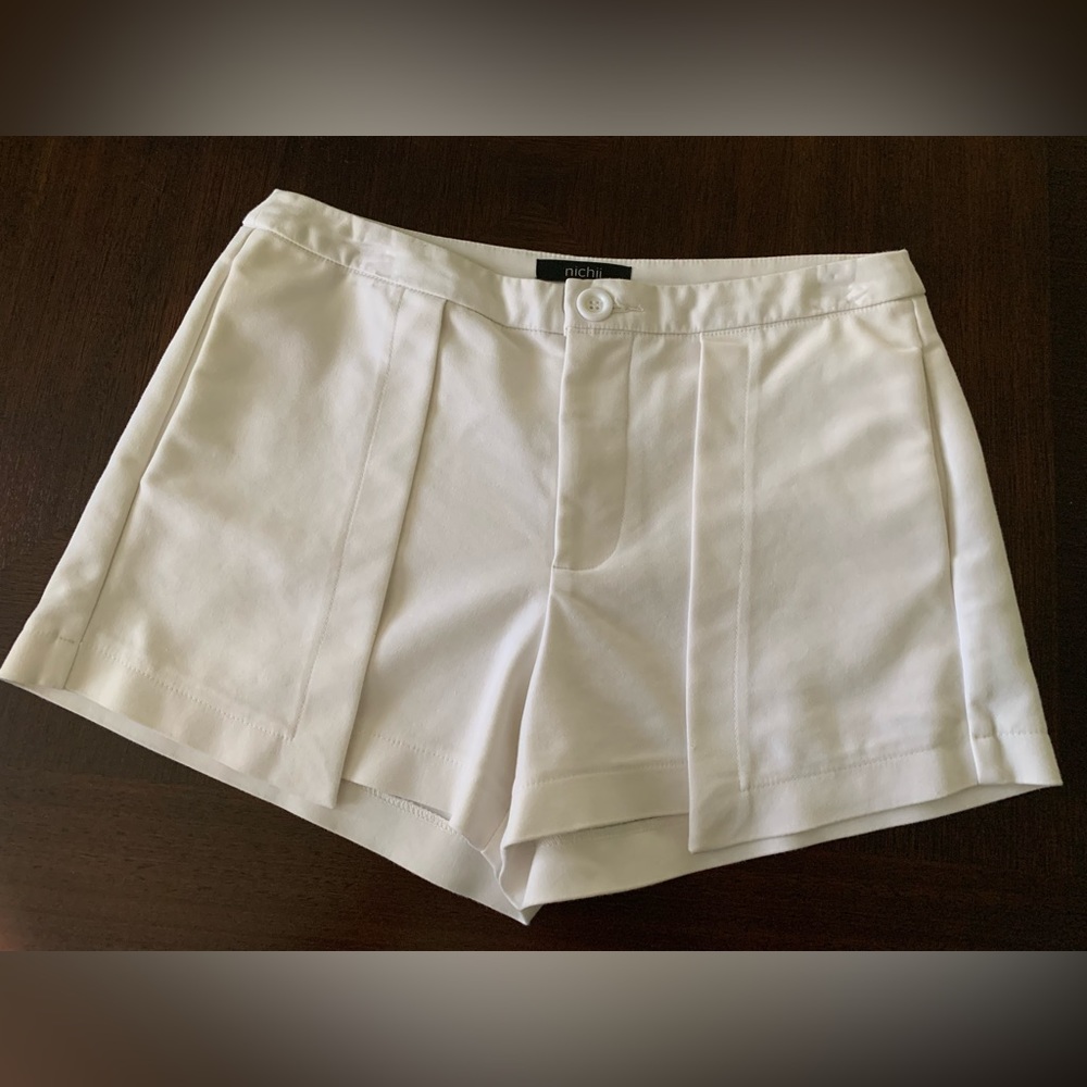 Women’s Nichii smooth White Denim Skort/Shorts Medium Size